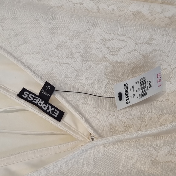 BNWT Express cream lace romper size M - Picture 8 of 8